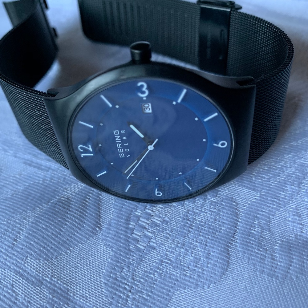 Bering Solar Men's Black Mesh Strap Watch